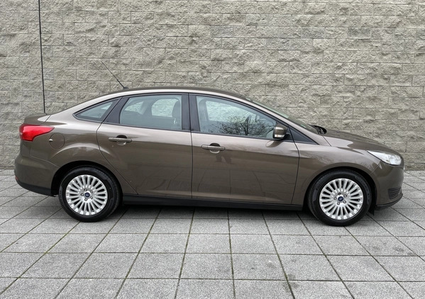 Ford Focus cena 33900 przebieg: 184000, rok produkcji 2015 z Będzin małe 79